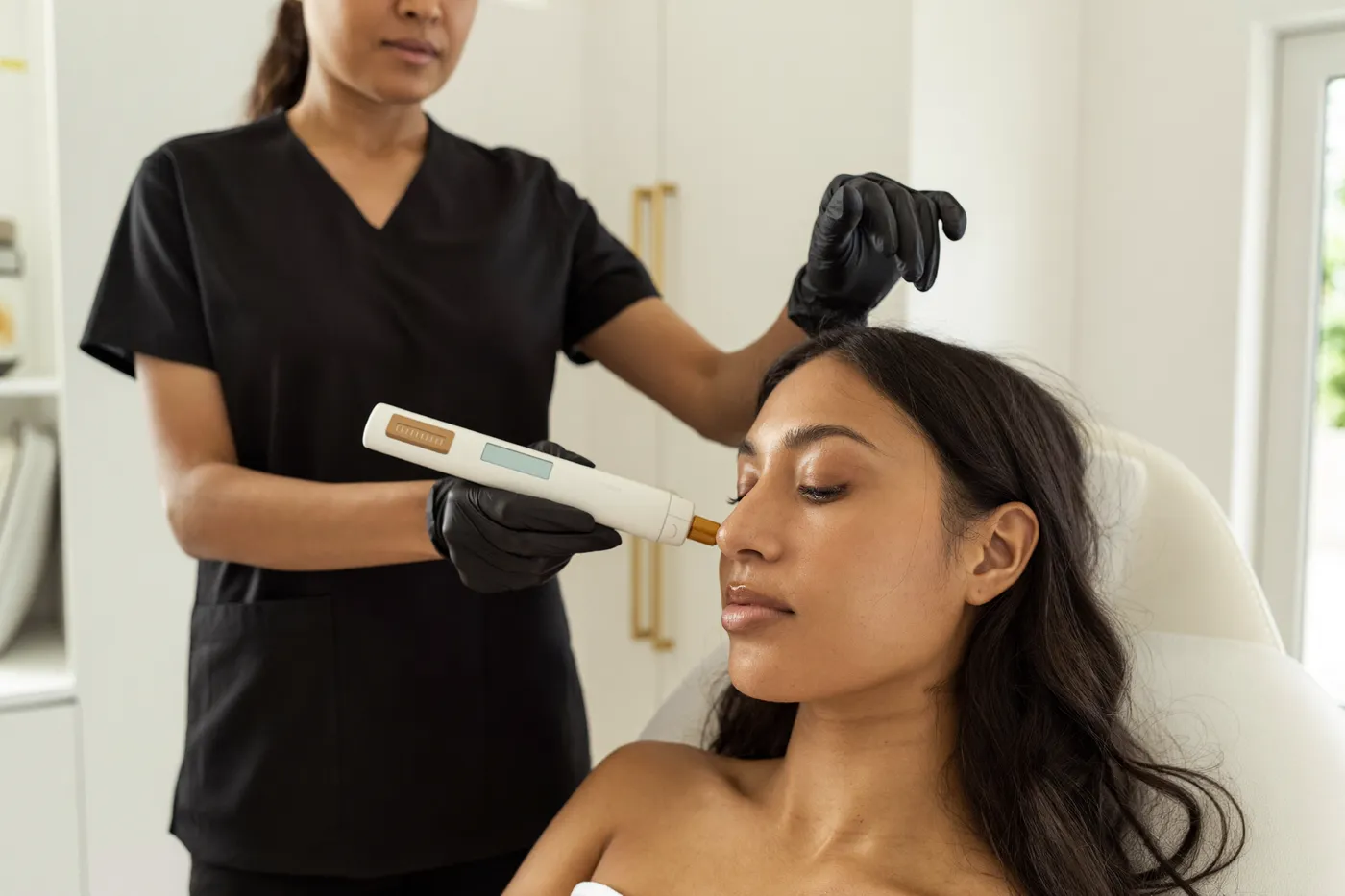 Diagnóstico con analizador facial: Surcos nasogenianos